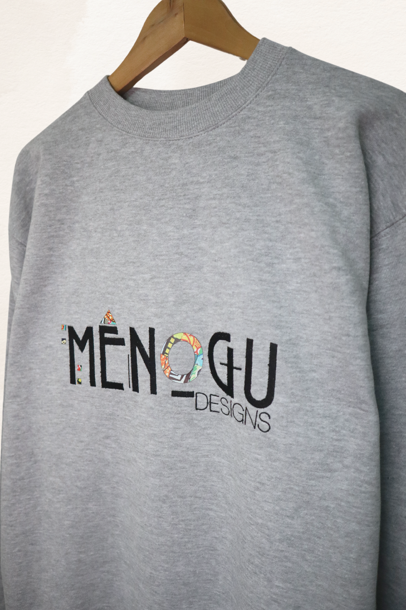 Black Crewneck Menogu logo Sweatshirt